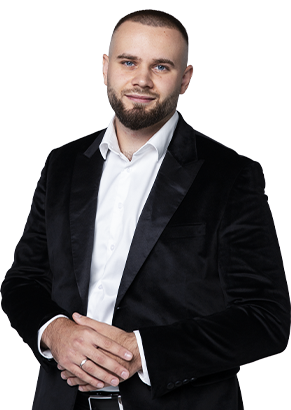 Менеджер по продажам Вячеслав Слонкин